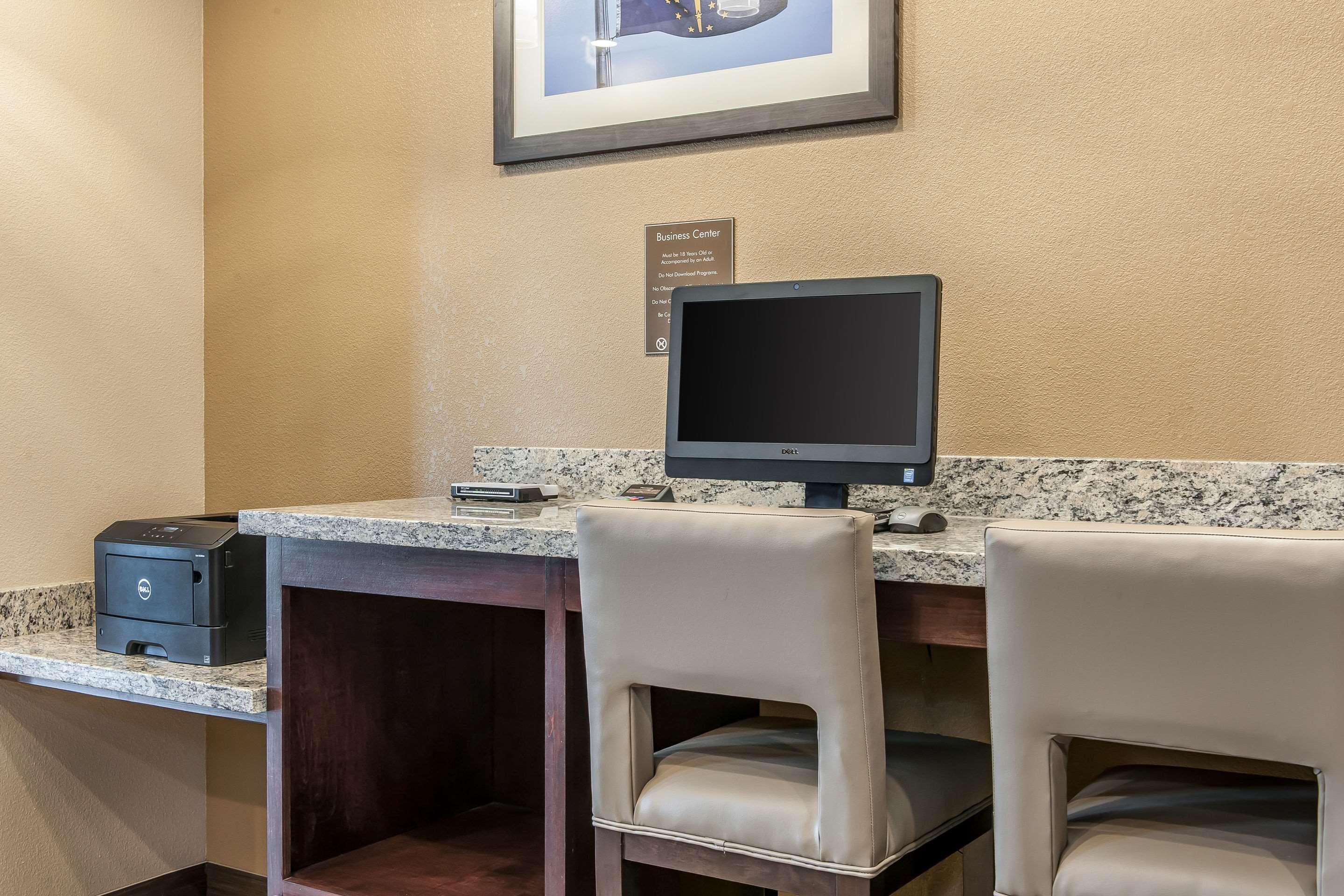 Comfort Suites Rensselaer Near Fair Oaks Exteriör bild